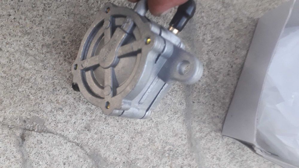 Бензонасос вакумний Honda DIO 18 27 28 34 35 такт 51 скутер хонда