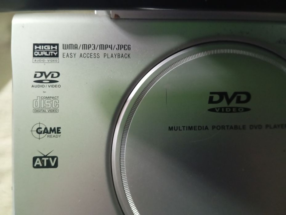 Телевизор ,ДВД проигрыватель, аудио-видео проигрыватель - все в одном.