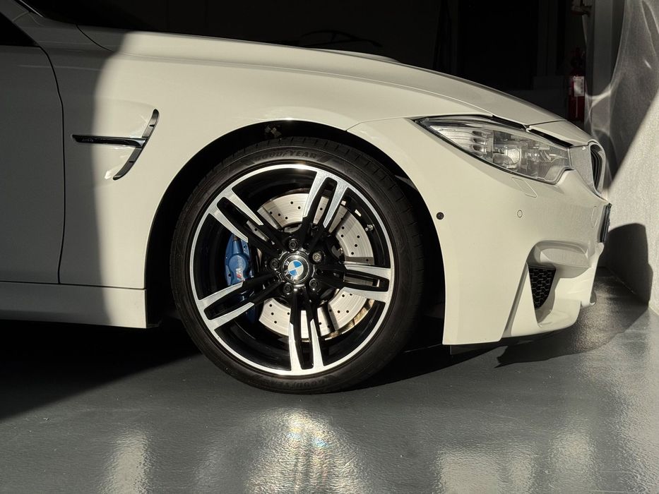 BMW M4 Auto64617691992963125