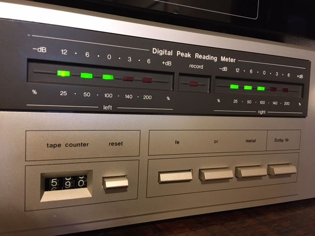 Касетна дека DUAL C-802