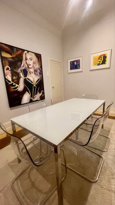 Mesa com estrutura de metal e tampo de vidro 85x180