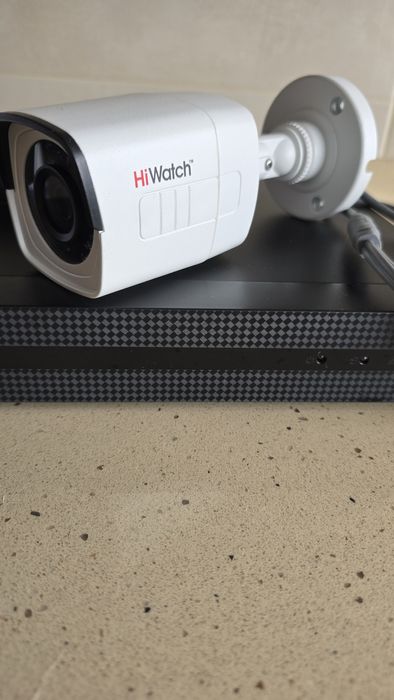 Kit Segurança HIKVISION + HiWatch – Quase Novo!