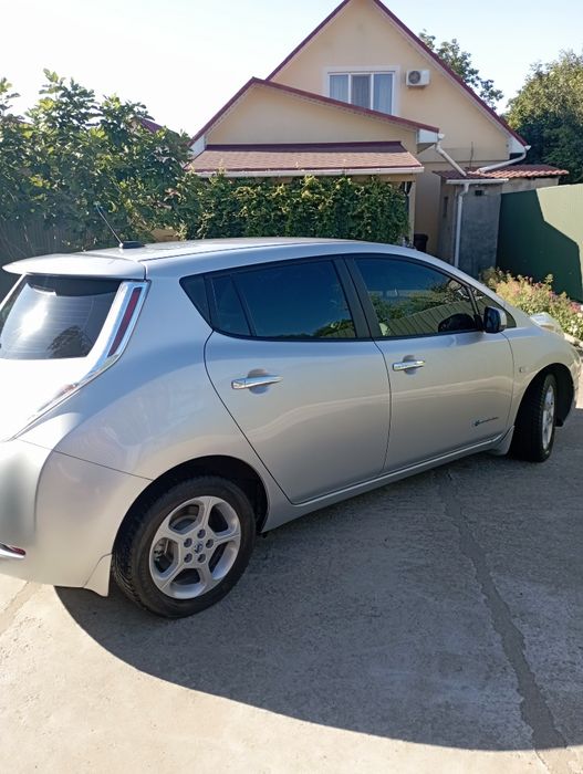 Продам Nissan leaf _ 50 кВт!!!