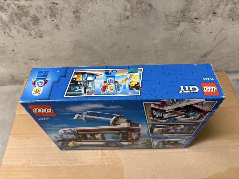 Lego 60384 - City Penguin Slushy Van