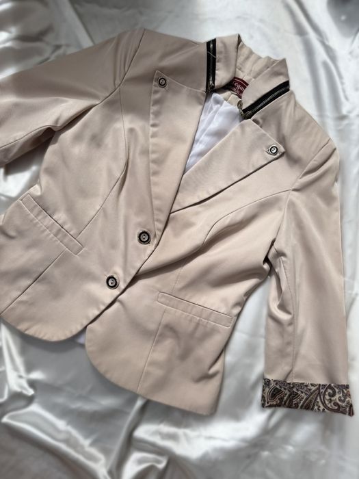 Піджак приталений