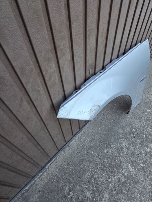 Błotnik przedni lewy Mercedes C Klasa w204