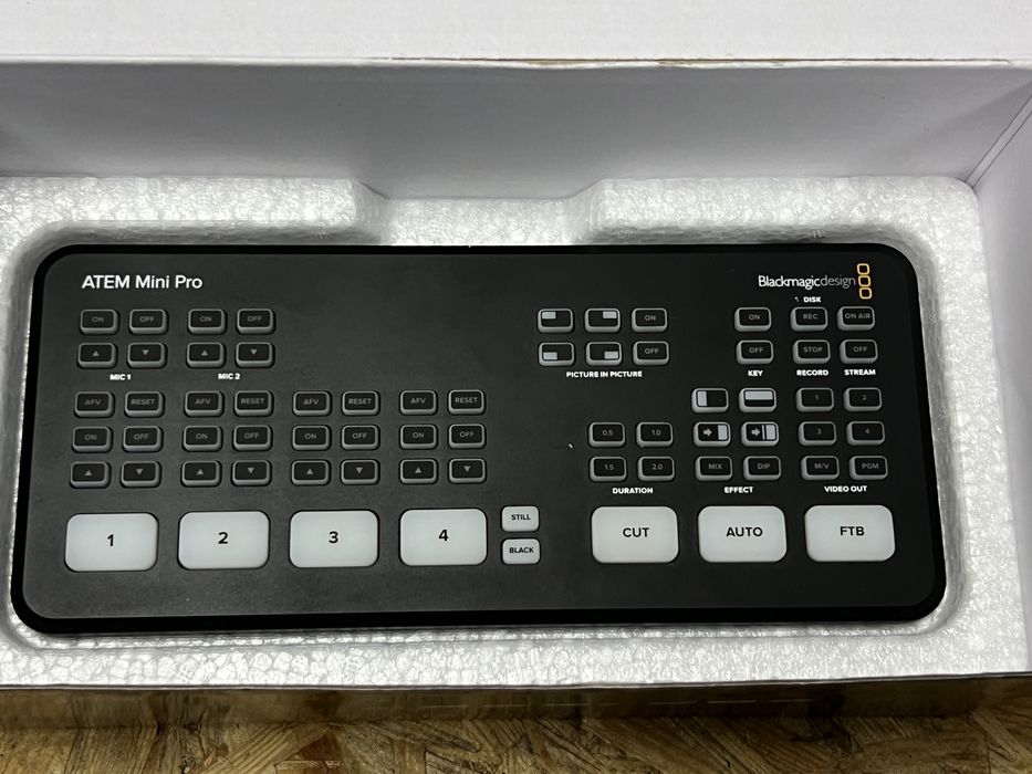 Blackmagic Design ATEM Mini Pro в ідеальному стані