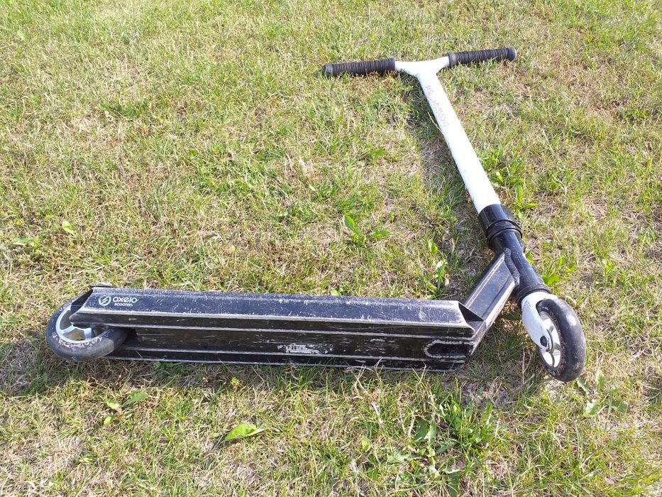 Hulajnoga oxelo czarno-biała solidna