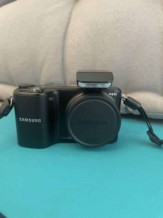 Samsung NX2000 Mirrorless - Perfeita para Viagens e Redes Sociais