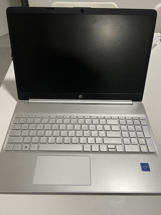 Portátil HP 15s-fq0013np