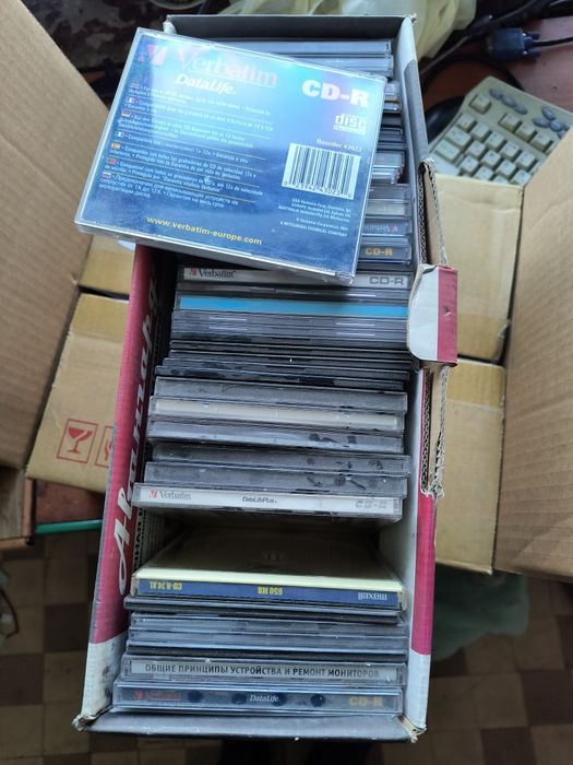 Продам футляри до компакт дисків