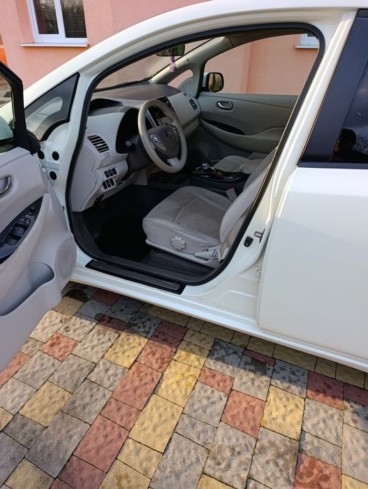 Продам  Nissan Leaf 2011 ,24kw