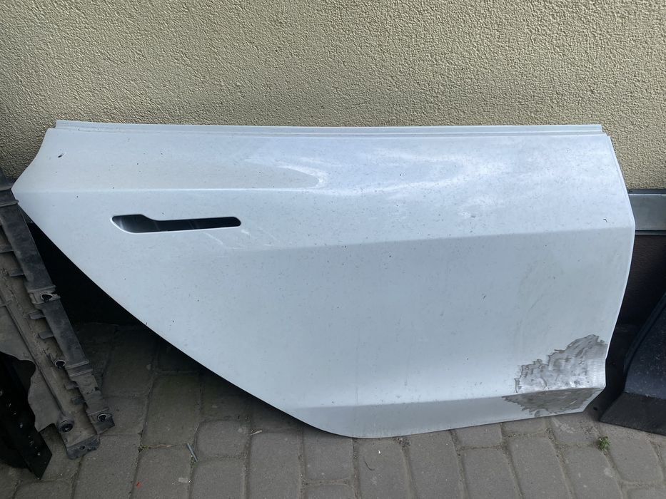Двері tesla model 3 , model Y
