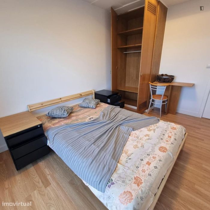 Quarto - localizado em Picoas Lisbon
