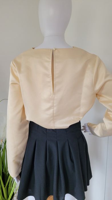 Elegancka bluzka damska satynowa z długim rękawem kremowa S/M/L