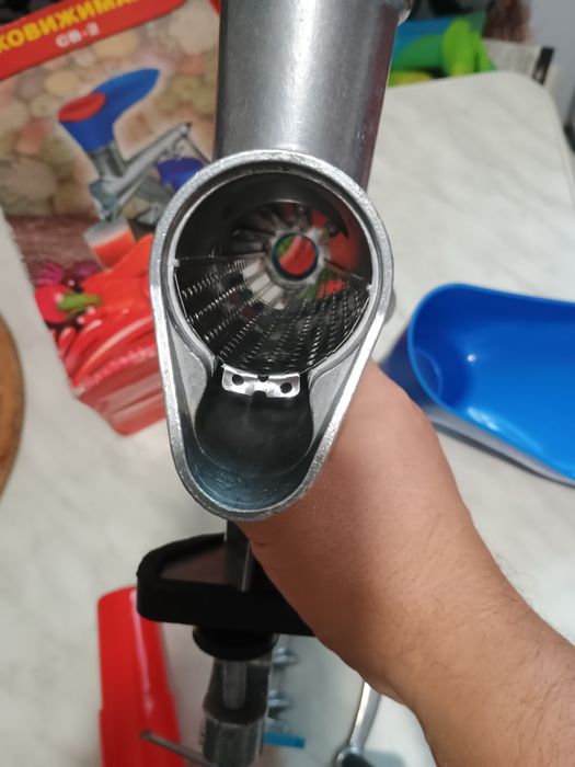 Ручна соковижималка для томатів