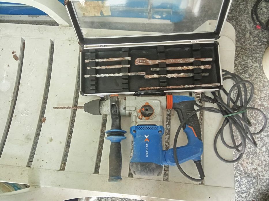 Furadora de trabalho