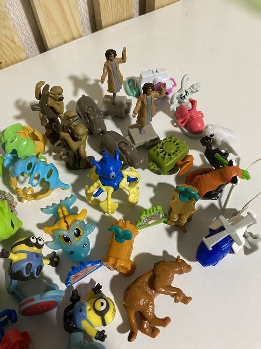 Кіндер фігурки Гаррі Потер, Супергерої, Віллі Вонка, Міньйони і т.д.