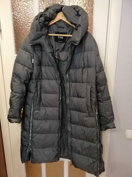 Зимовий пуховик б/у 56 р. колір бутилочний.