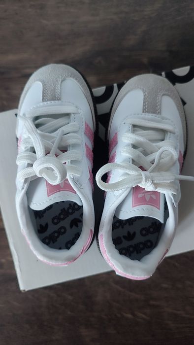 Buty dla dziewczynki Adidas Samba 24 rozmiar. Nowe.