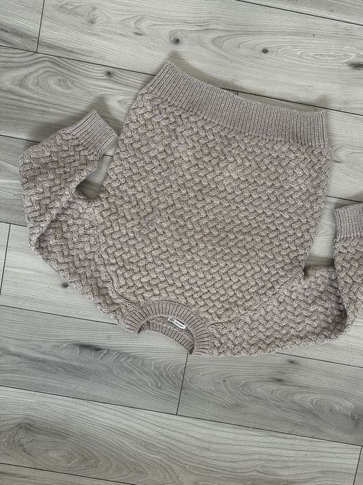 Reserved cieply swetr bezowo złoty S cieply sweterek Zara