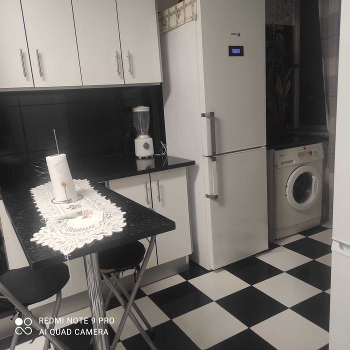 Quarto Casal  Cacem-  1/11/25  - 3 minutos da CP - Avenida bons amigos