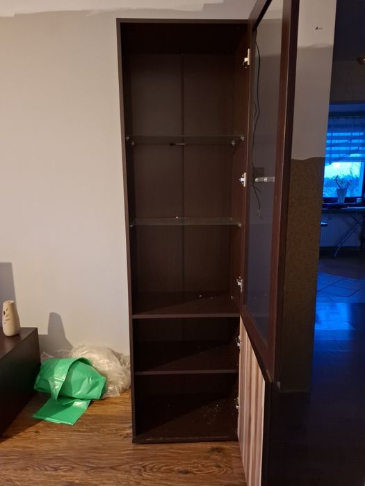 Sprzedam komodę i witrynę