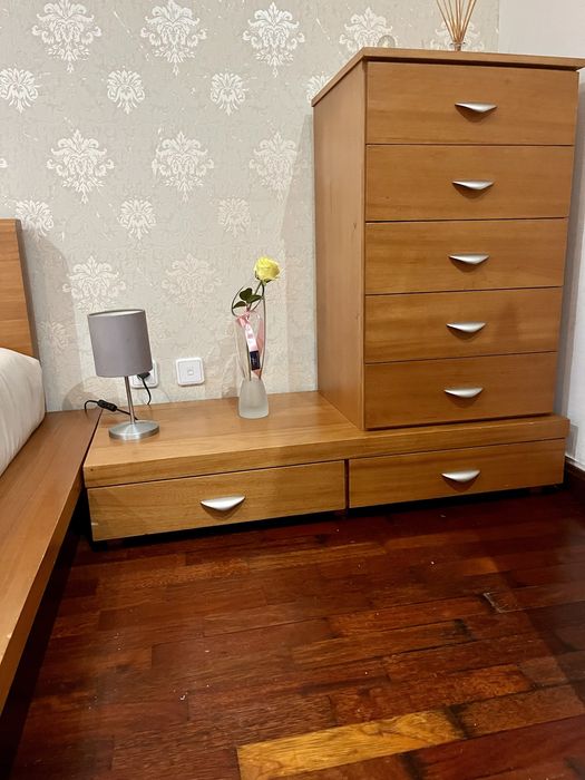 Quarto em madeira maciça