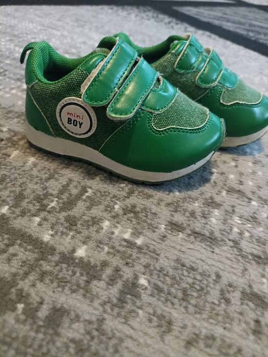 Adidasy chłopięce rozmiar 19