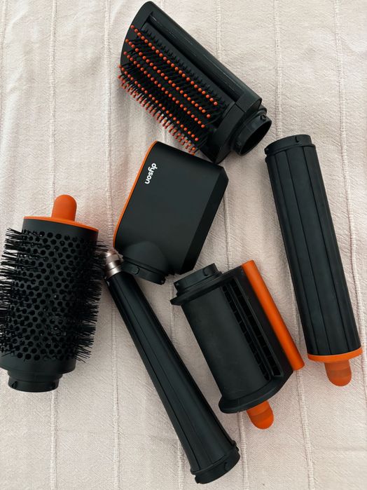 Dyson airwrap HS08