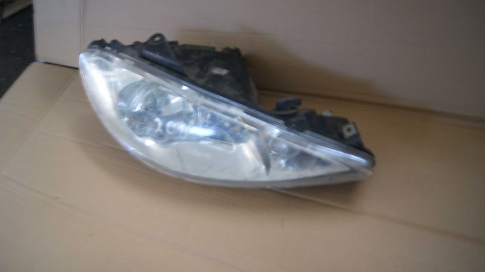 Lampa peugeot 206 prawy przód