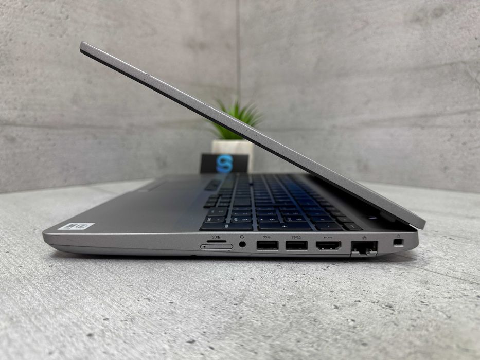 Стильний ноутбук Dell Precision 3551/i7-10750H/Quadro/15.6"/500gb ssd