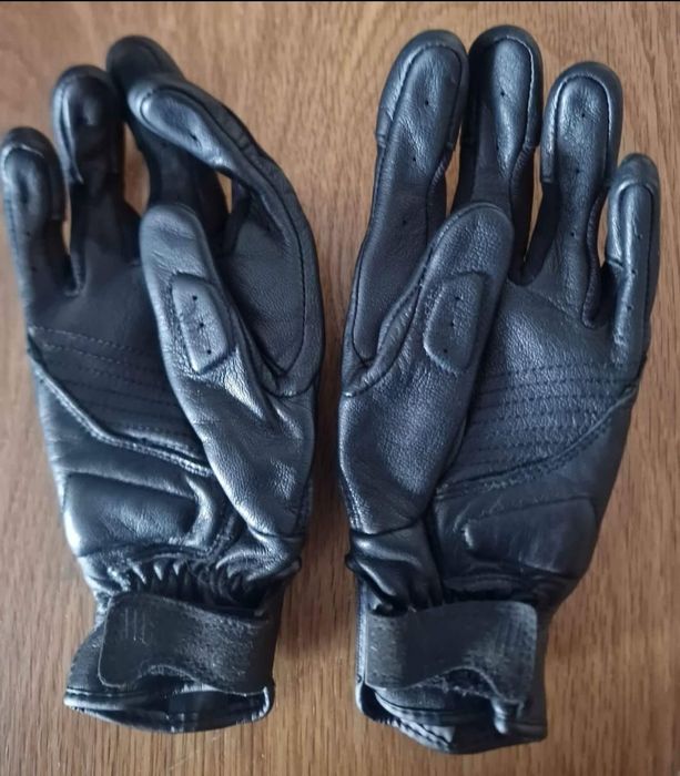 Luvas em couro Revit