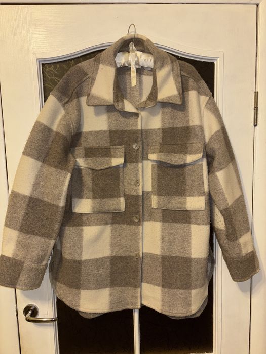 Куртка H&M женская в клетку.