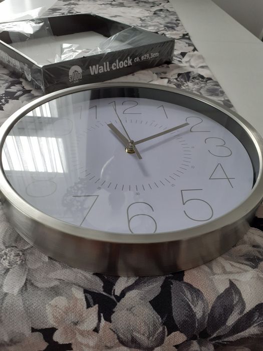 Zegar ścienny nowy