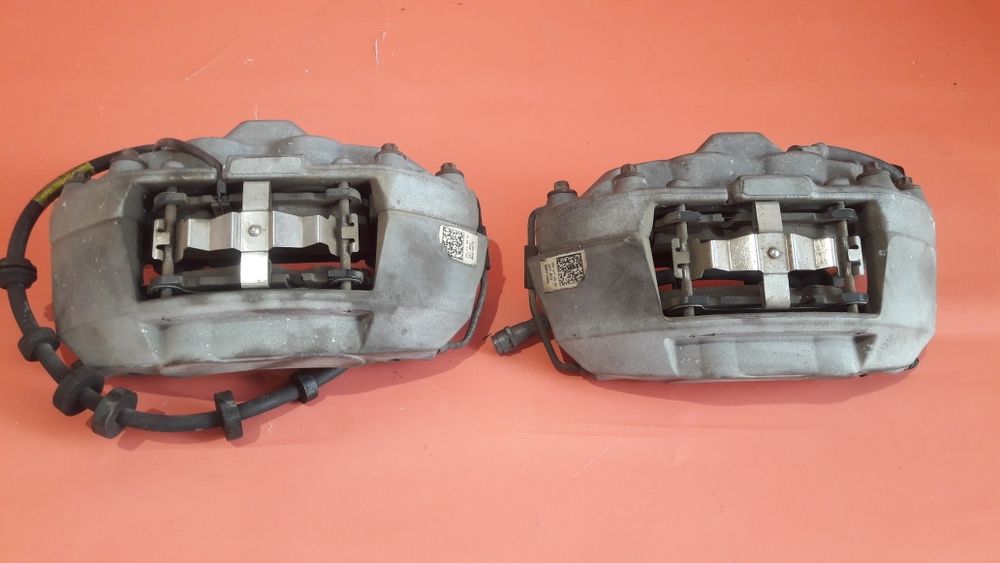 Супорт 4-х поршневий передній 8R0615106  Audi Q5 Ауді ку5 кю5