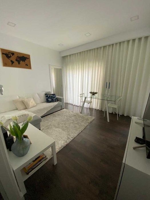 Apartmento T 1 com garagem e terraço