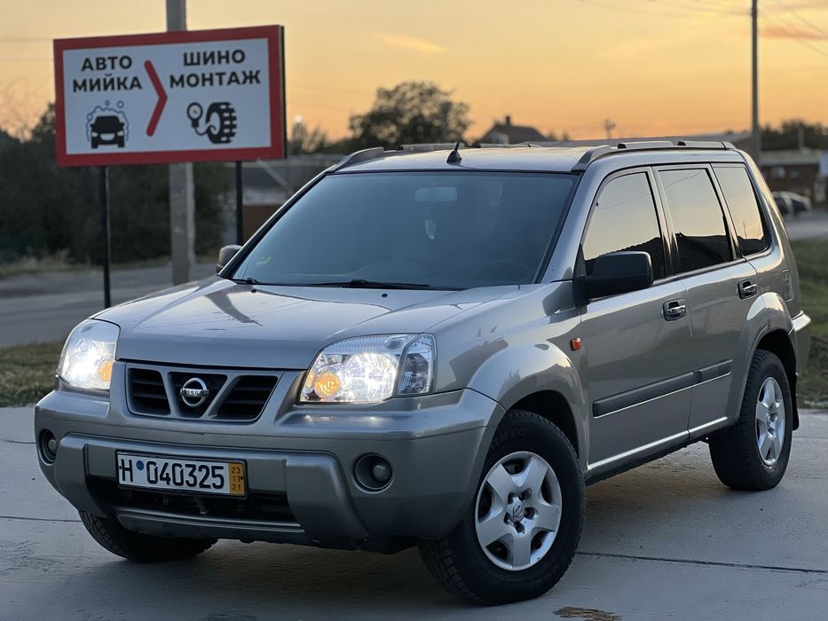 Продам Nissan X-trail 2.2 дизельный внедорожник