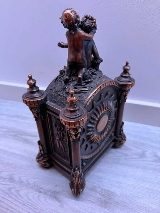 Relógio de Mesa Vintage com Querubins – Estilo Bronze Barroco (Peça Pesada)