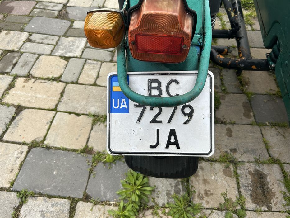 Урал 1977 року з коляскою