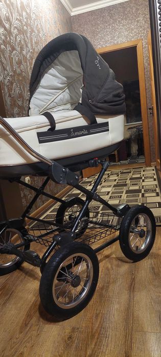 Коляска  з люлькою
