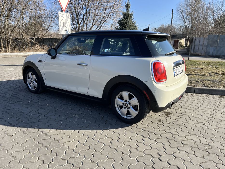 MINI Cooper Hardtop 2015 року(по штатам 2016р.)