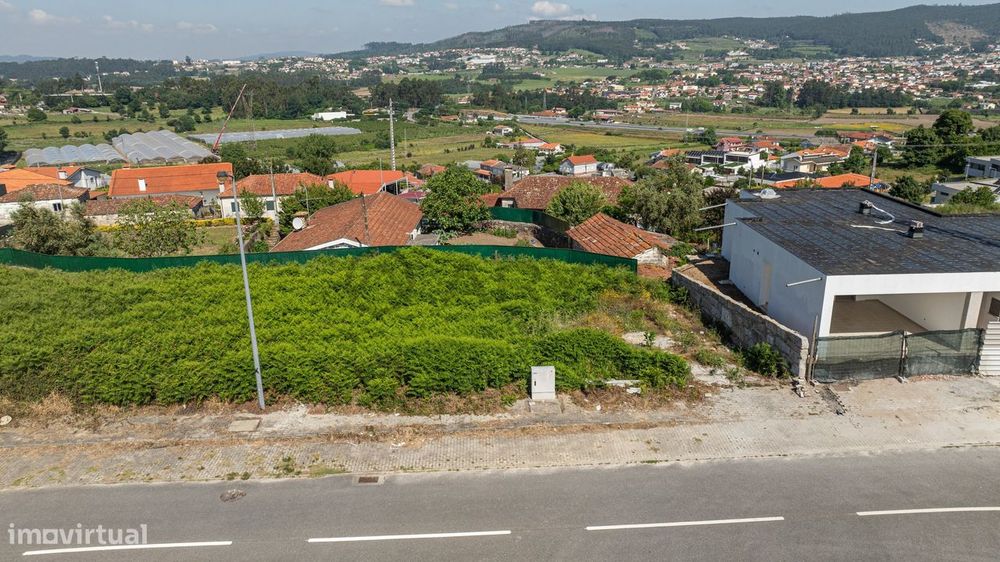 Terreno Exclusivo em Loteamento de Luxo – Ruivães, Vila Nova de Fam...