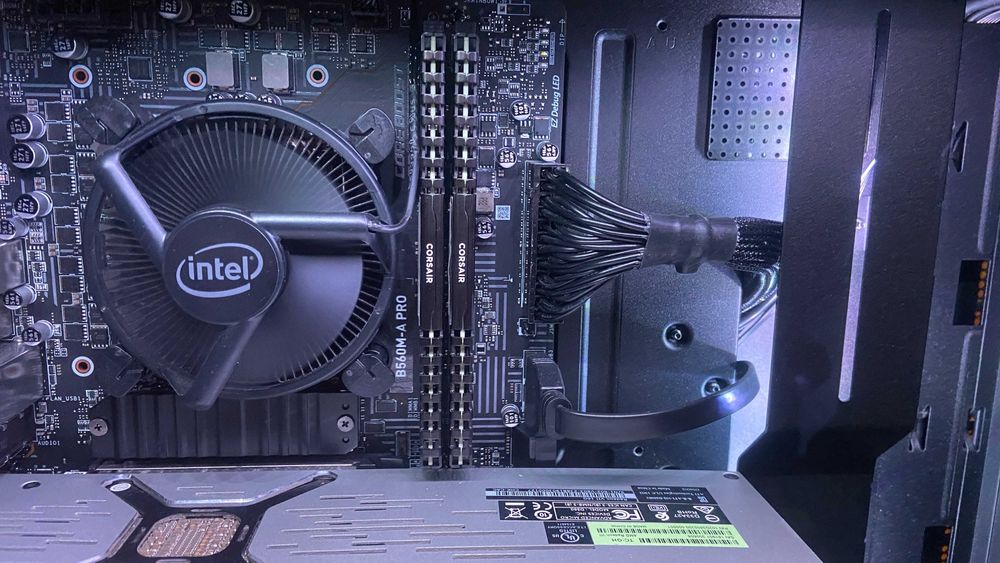 Pamięć 2x8GB CORSAIR VENGEANCE z aktywnym chłodzeniem -  wydajność