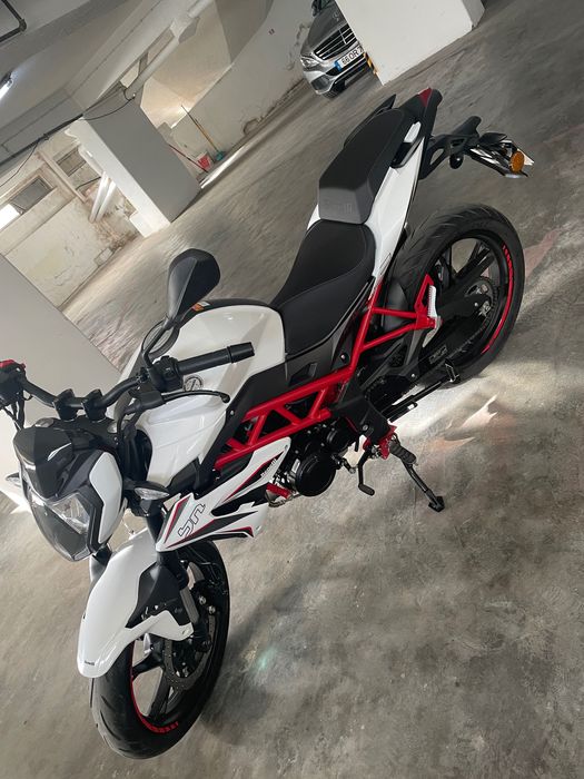 Moto Benelli Bn-125