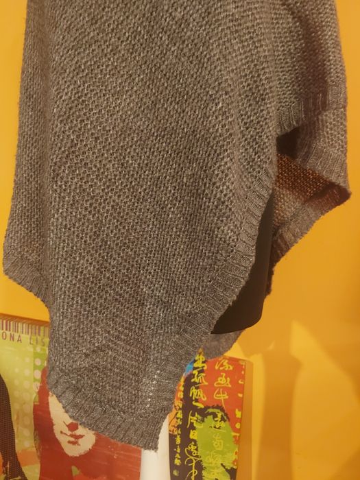 Narzutka z golfem Reserved poncho