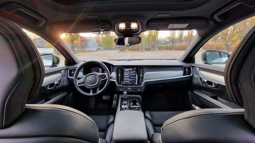 Volvo V90 T8 R-Design Plus  AWD PHEV 395 Hybrid