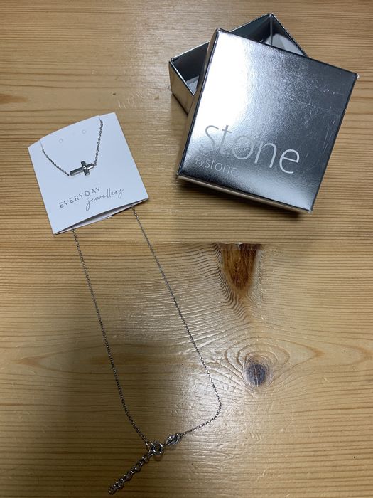 Colar prata cruz deitada