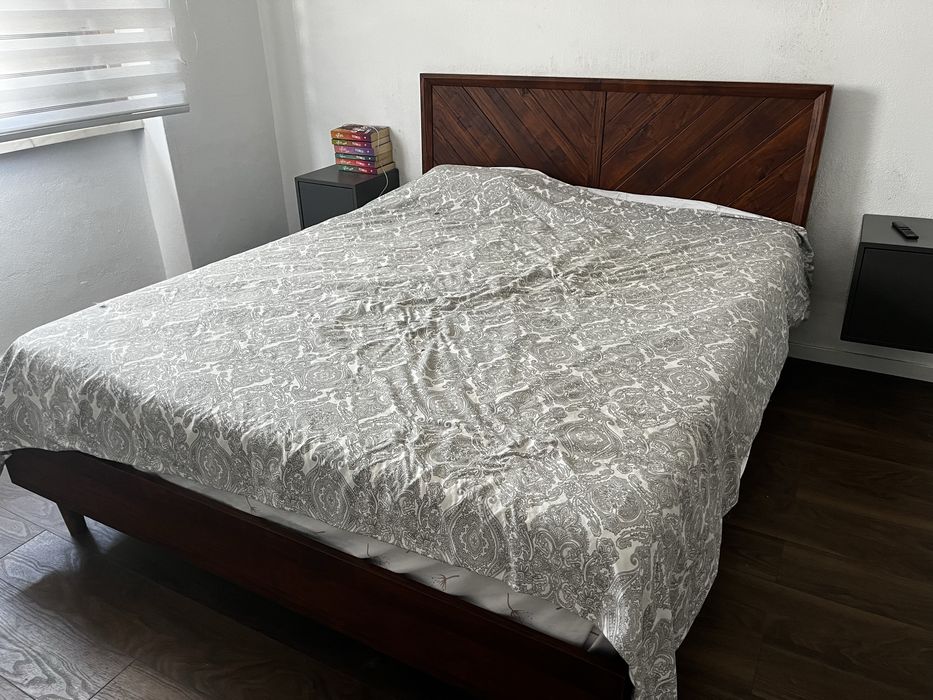 Cama casal queen size