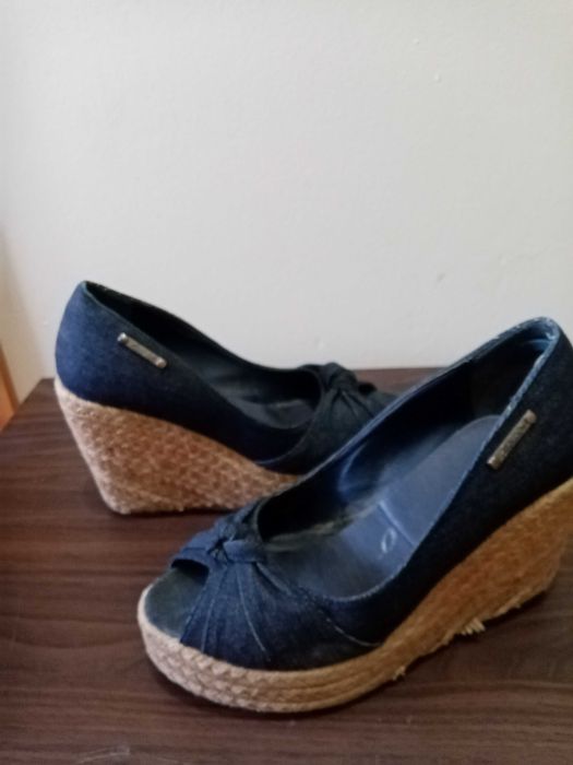 Sapatos com plataforma